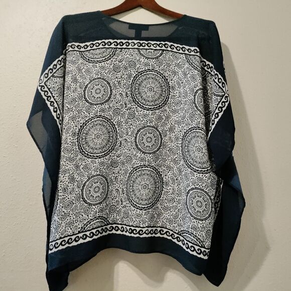 Handkerchief blouse  - Picture 2 of 5